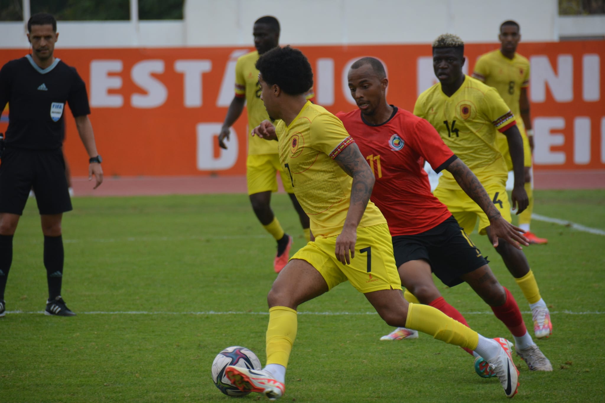 Sul Informação - Albufeira: Transmissão da AFA levou jogo Moçambique-Angola a 320 mil pessoas