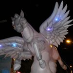 Sul Informação - Fotogaleria: “Night Parade” levou a Loulé dragões, golfinhos, gigantones e muita luz