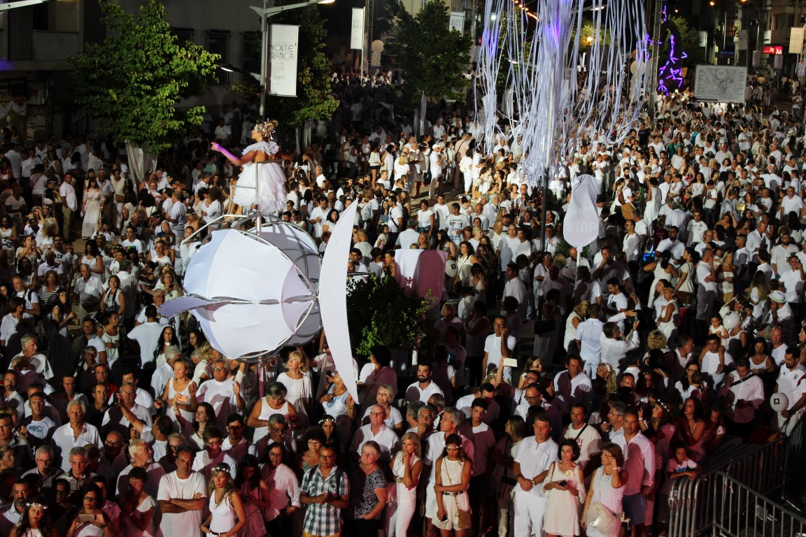 Sul Informação - Fotogaleria: Loulé “pintou-se” de branco em noite de arromba