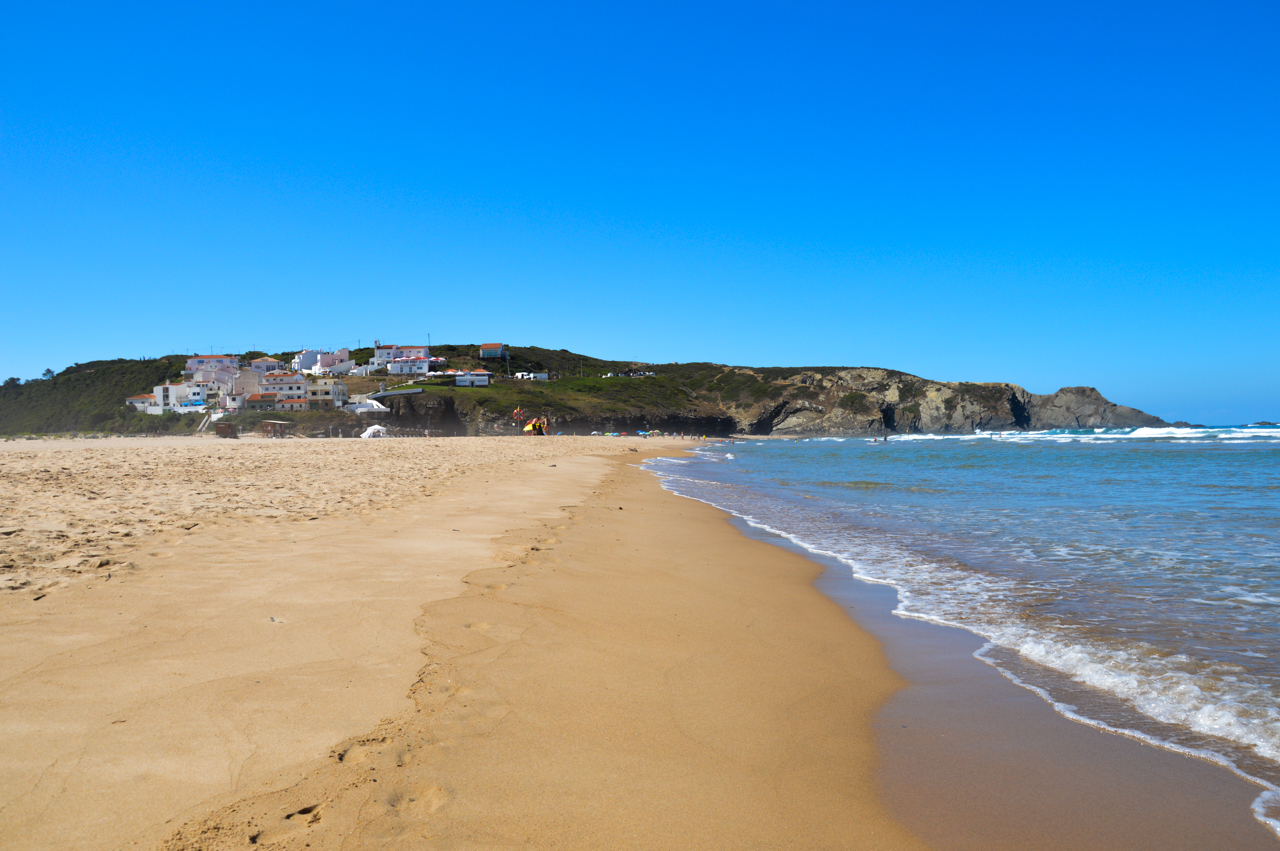 Sul Informação - Aljezur paga metade dos salários dos nadadores-salvadores das praias concessionadas do concelho