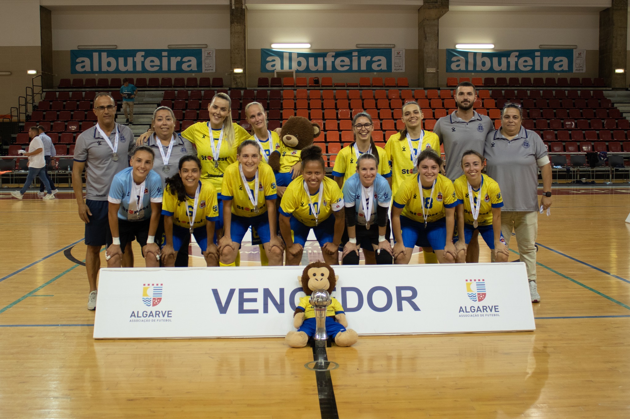 Sul Informação - Parchalense vence Supertaça de Futsal Feminino nos penáltis frente ao Farense