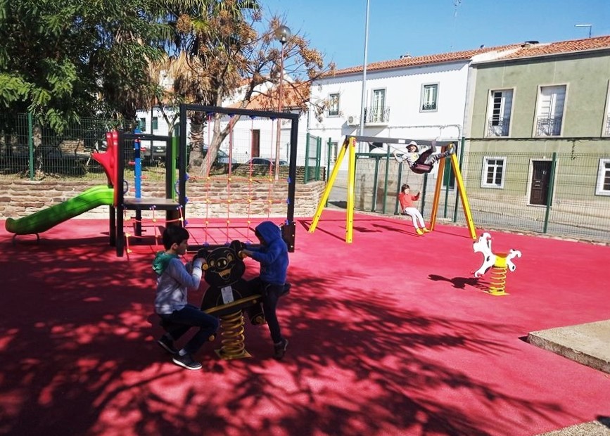 Sul Informação - Já abriu o “novo” Parque Infantil de Amareleja [com áudio]