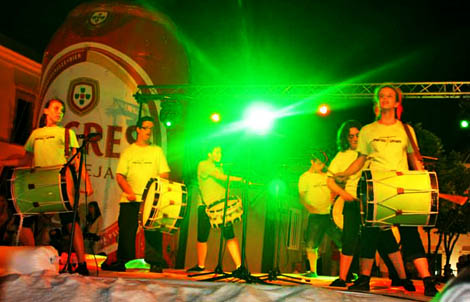 Sul Informação - Banda de Silves e Percutunes dão música em Armação de Pêra