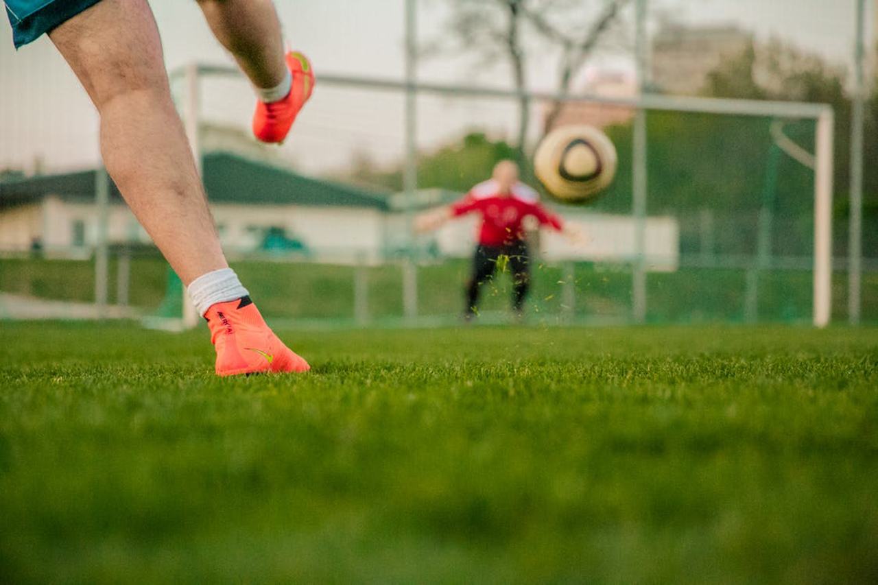 Sul Informação - Futebol Distrital: Ferreiras volta às vitórias e afasta-se do Silves