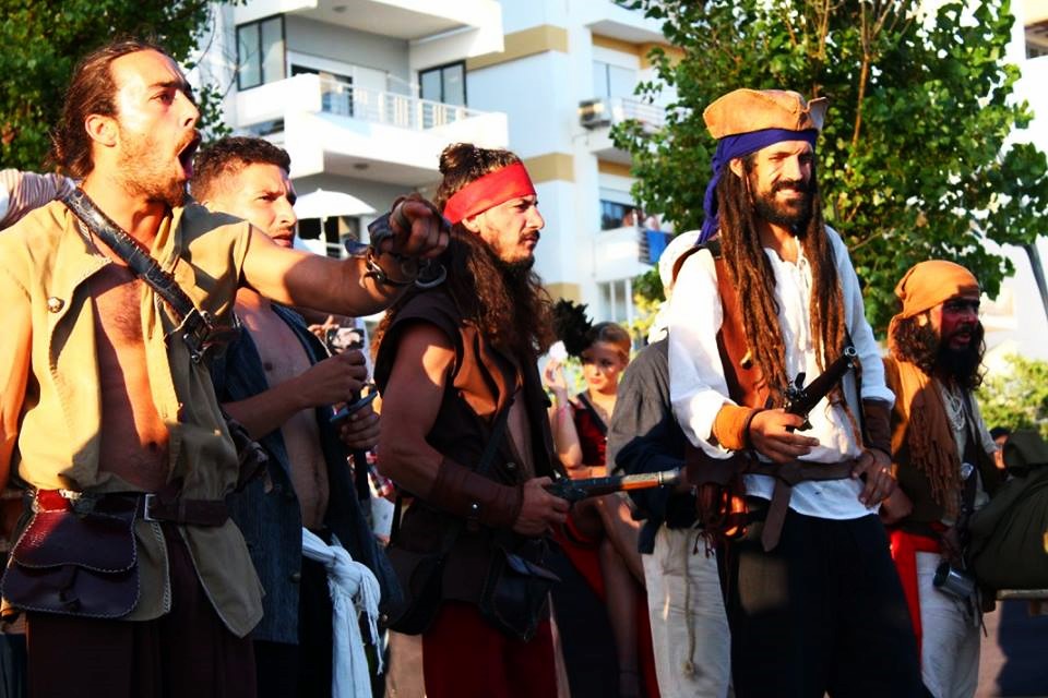 Sul Informação - “Festival Pirata” gera discórdia em Armação de Pêra