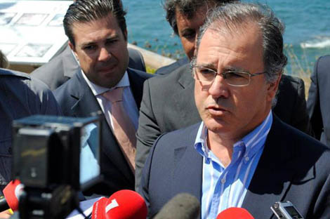 Sul Informação - Ministro da Economia visita ação da Mercedes e reúne-se com associações empresariais em Albufeira