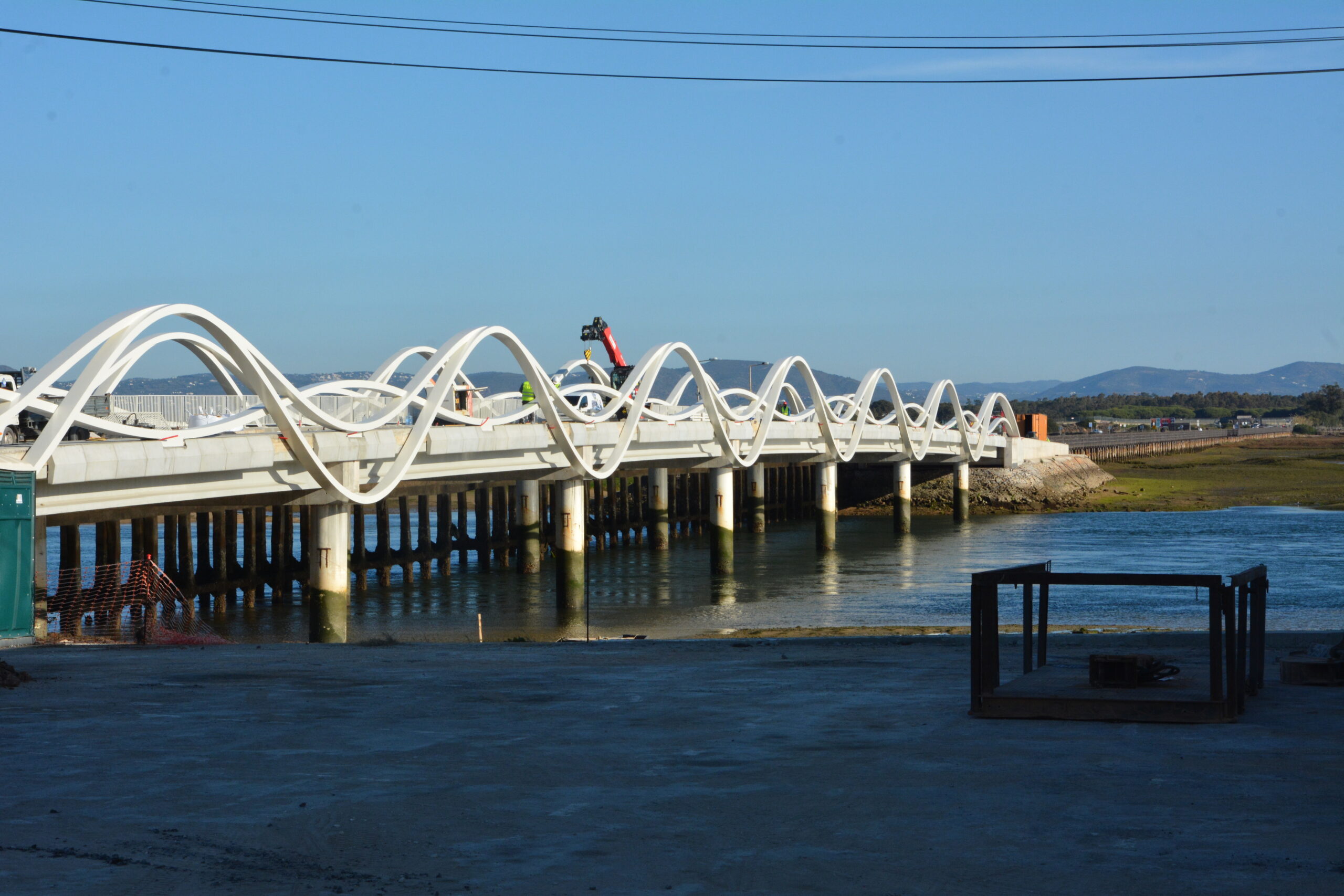 Sul Informação - Nova ponte da Praia de Faro está a dias de ficar pronta