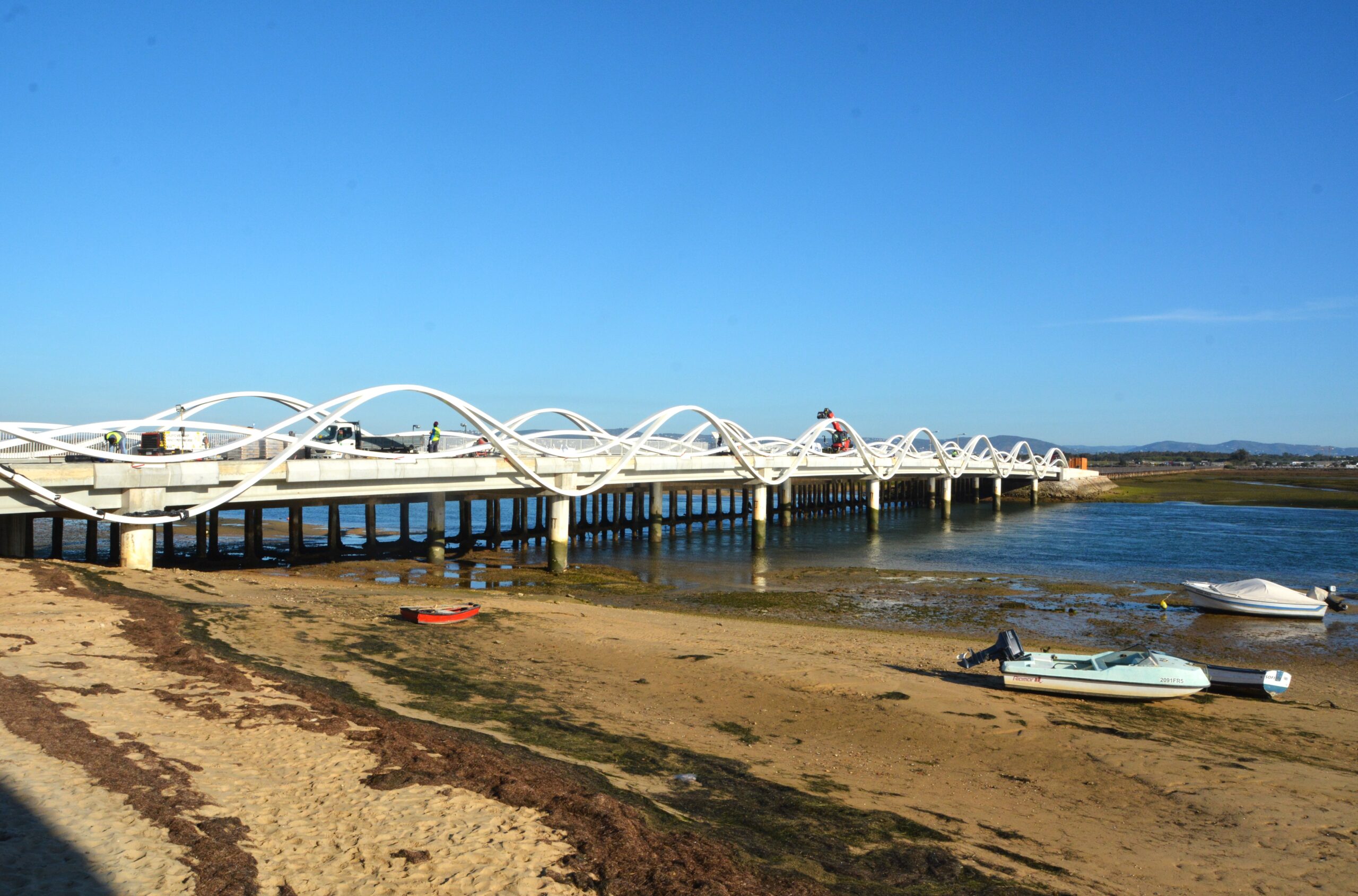 Sul Informação - Nova ponte da Praia de Faro está a dias de ficar pronta