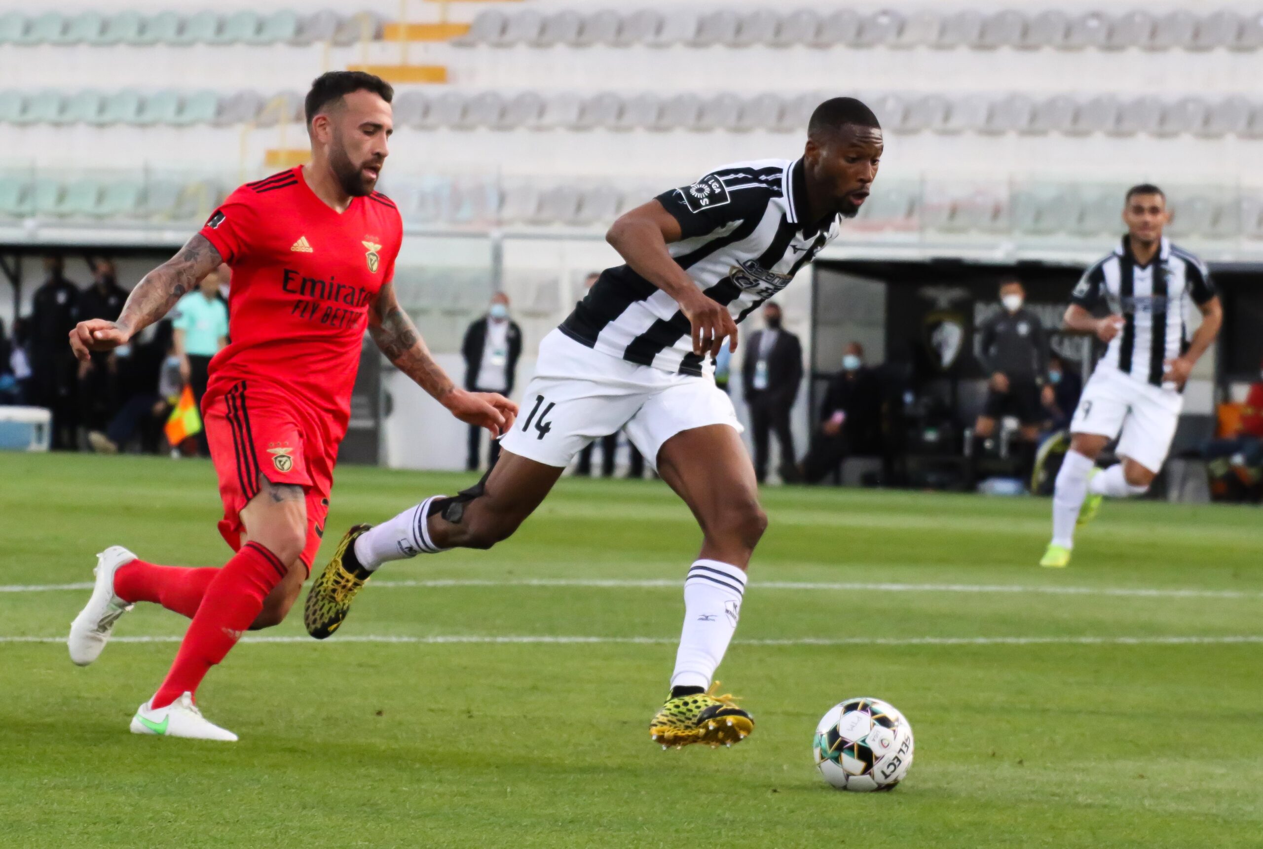 Sul Informação - Beto até marcou primeiro, mas Benfica acabou a golear Portimonense