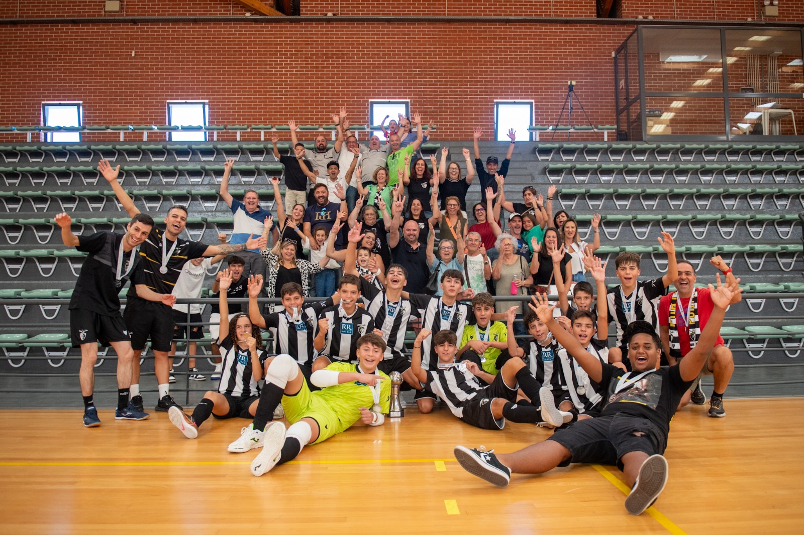 Sul Informação - Portimonense conquista Supertaça do Algarve Futsal Iniciados
