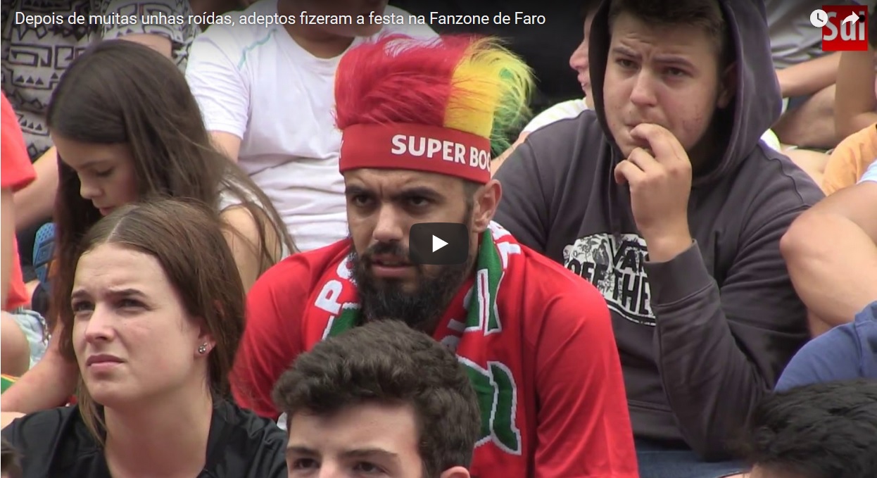 Sul Informação - Depois de muitas unhas roídas, adeptos fizeram a festa na Fan Zone de Faro