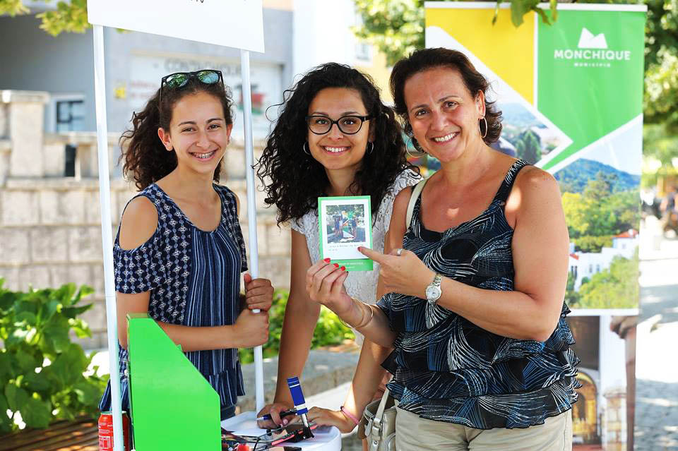 Sul Informação - Turistas enviam postais de Monchique para o mundo para divulgar o «Topo do Algarve»