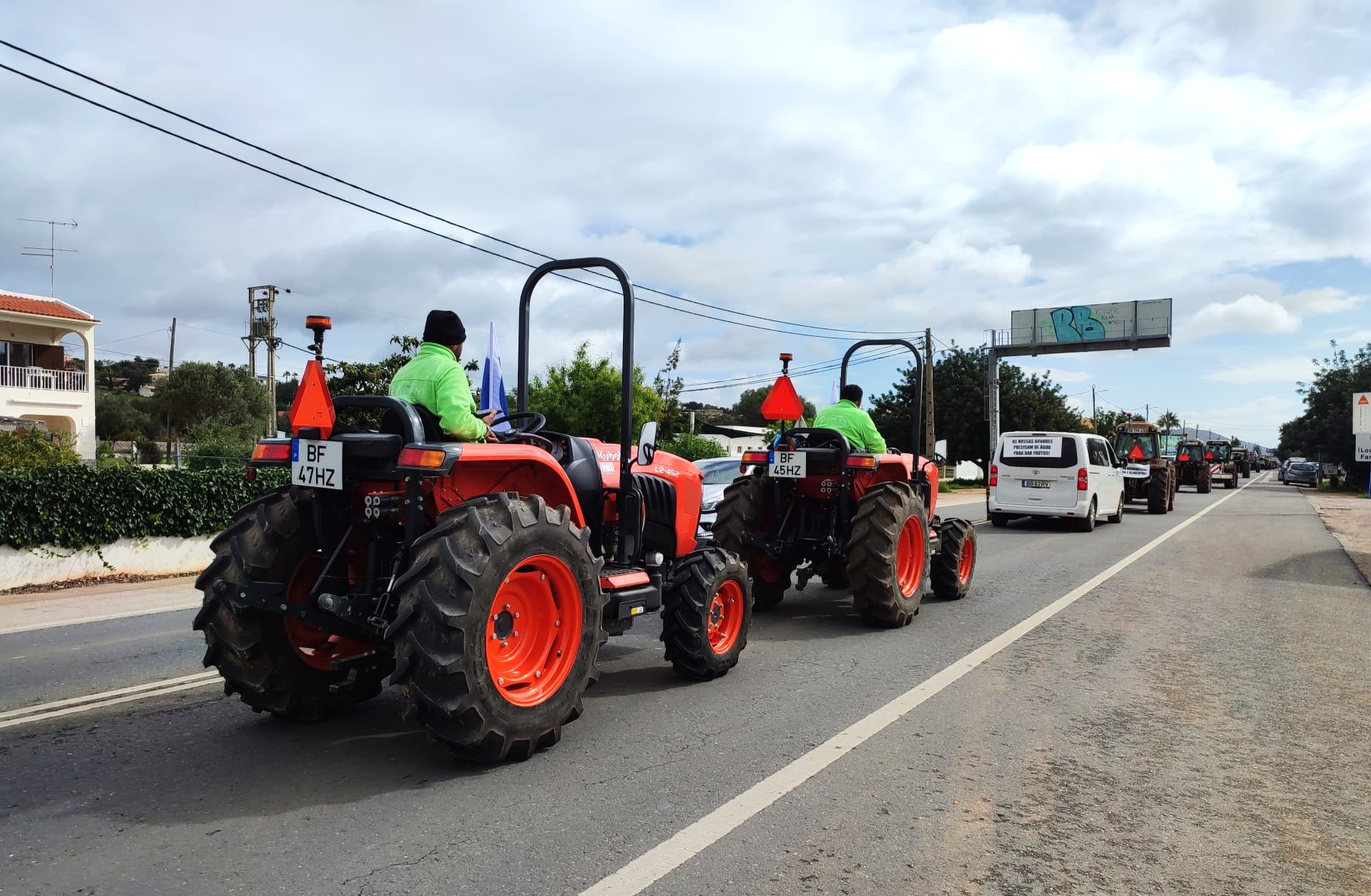 Sul Informação - Esperados 300 agricultores e 200 máquinas em marcha lenta no Algarve