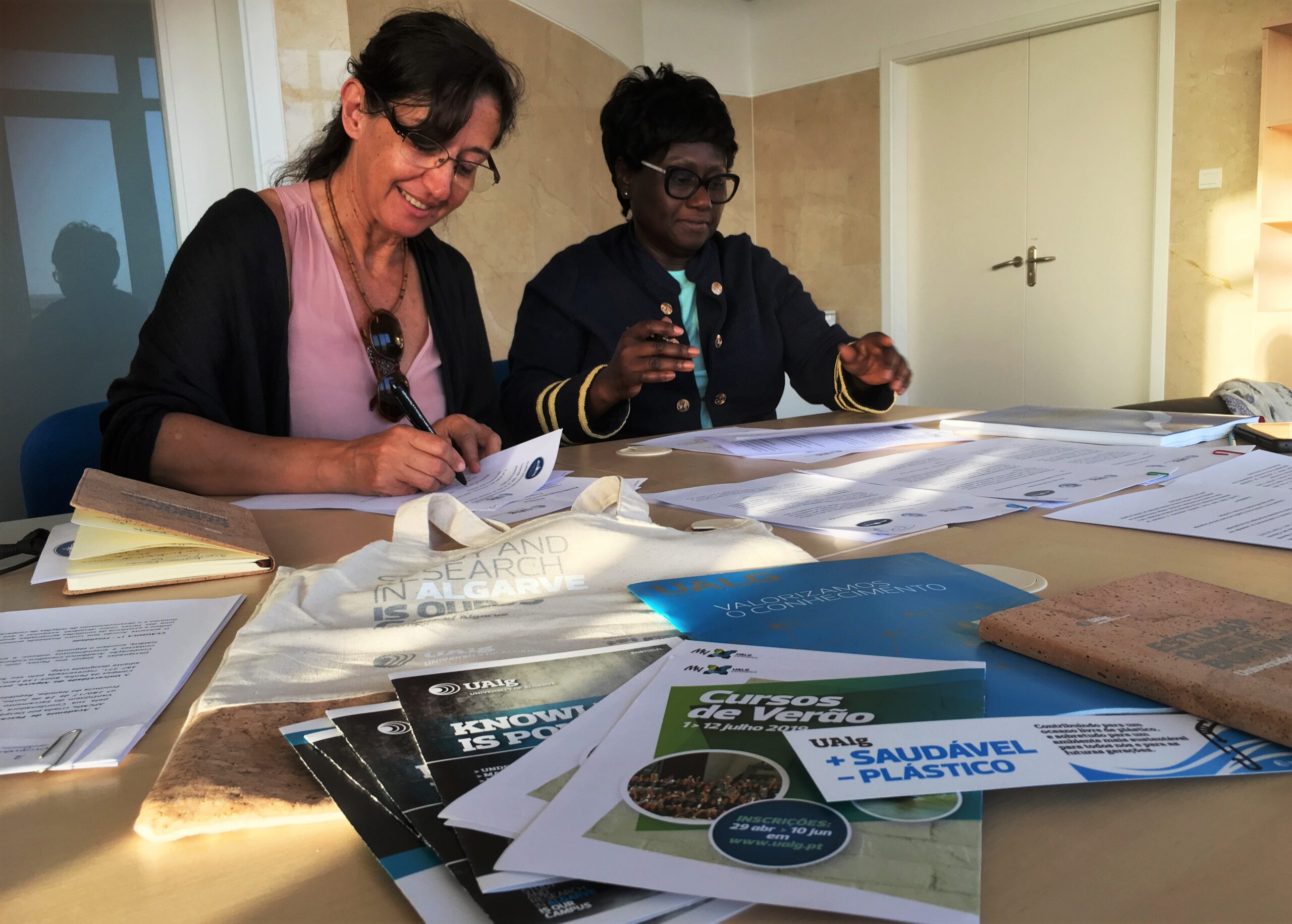 Sul Informação - Universidade do Algarve foi a Angola promover a investigação e o ensino pós-graduado