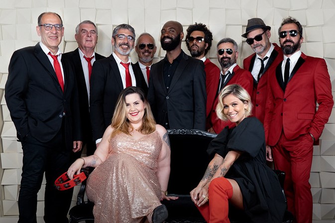 Sul Informação - Espetáculo “The Cotton Christmas” junta Aurea, Cais Sodré Funk e NBC em Lagoa