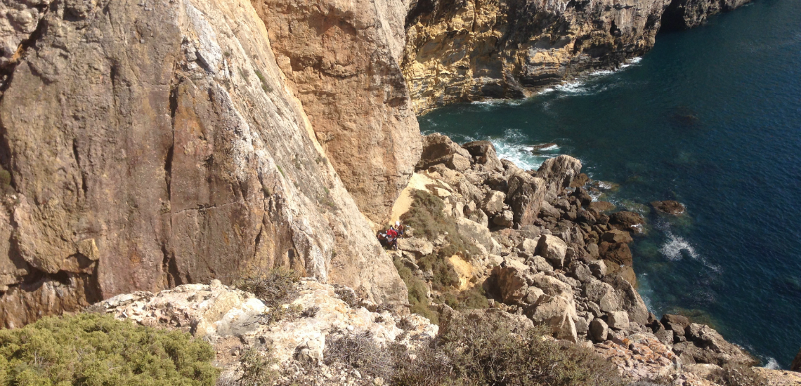 Sul Informação - Jovem polaca resgatada após queda ao fazer escalada perto do Cabo de São Vicente