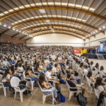 Sul Informação - Novos estudantes da UAlg encheram o Pavilhão da Penha para sessão de boas-vindas