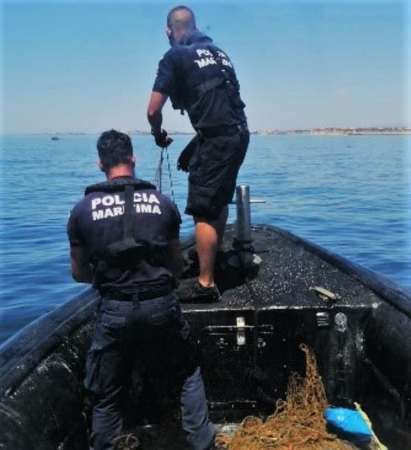 Sul Informação - Polícia Marítima apreende rede de tresmalho de 300 metros entre Quarteira e Vilamoura