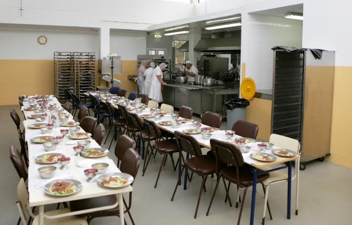Sul Informação - Refeitórios escolares de Portimão continuam a servir almoços nas férias da Páscoa
