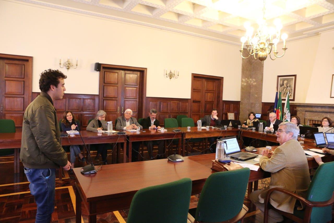 Sul Informação - Portimão: Estudantes assistiram a reunião de Câmara e fizeram propostas para o concelho