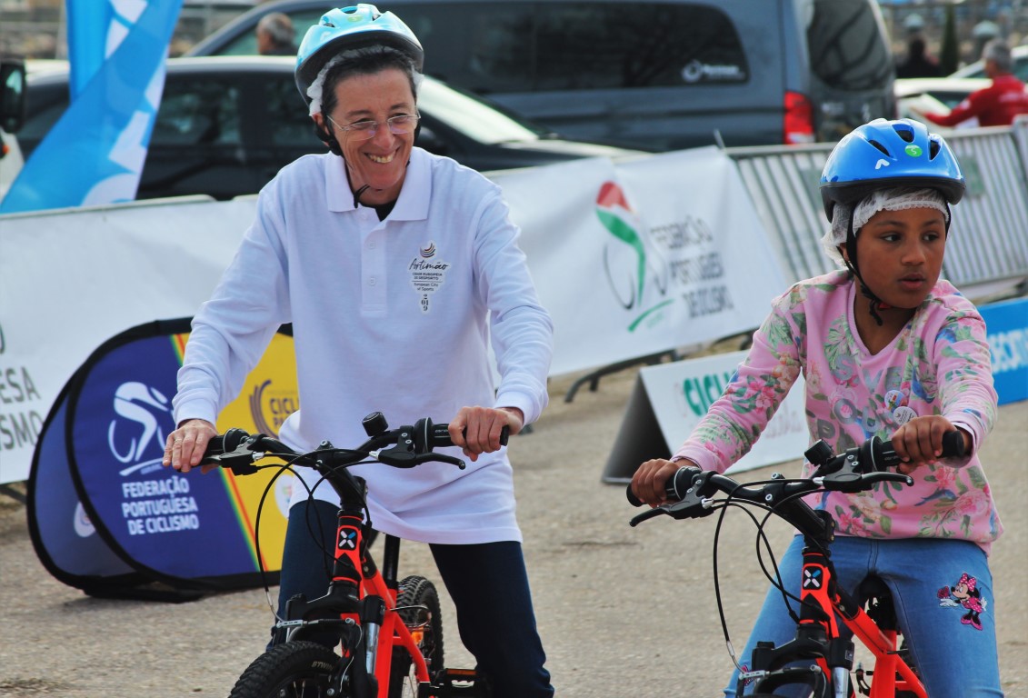 Sul Informação - No meio das bicicletas da Volta, também houve uma Mota