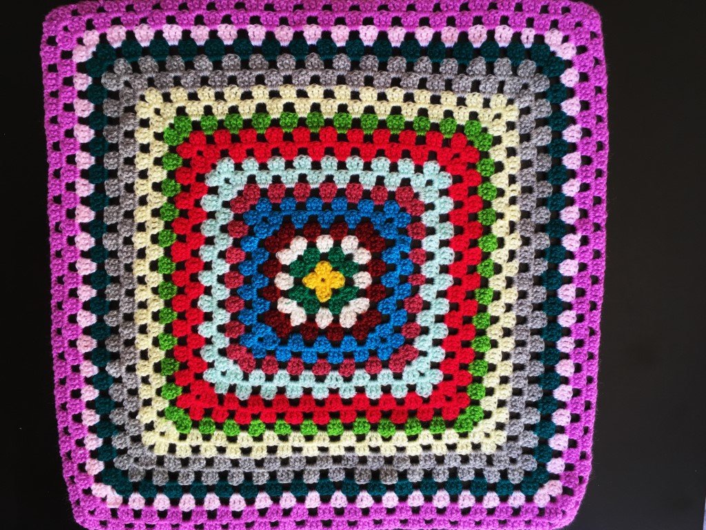 Sul Informação - Monchique quer entrar no Guinness com maior manta de crochet do mundo