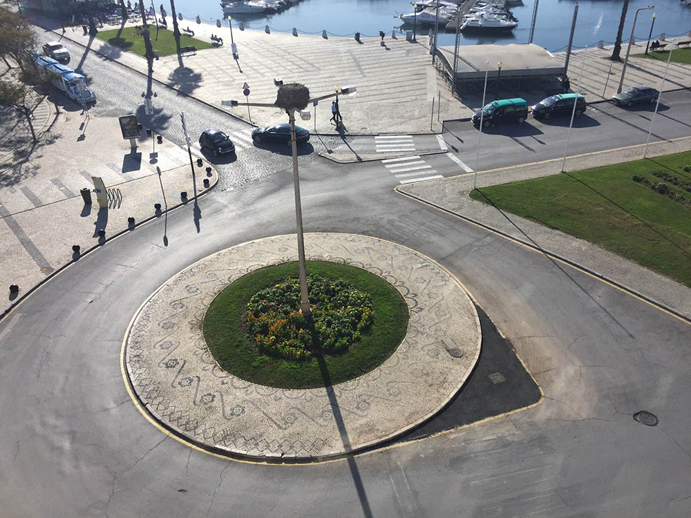Sul Informação - Praça D. Francisco Gomes em Faro passa a funcionar como verdadeira rotunda