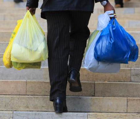 Sul Informação - Cada português gasta 466 sacos de plástico por ano e Comissão Europeia quer mudar isso