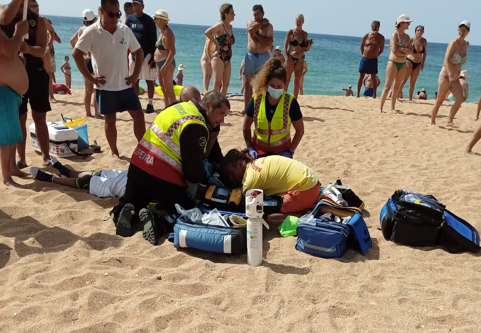 Sul Informação - Homem de 71 anos em paragem cardiorrespiratória auxiliado na Praia dos Pescadores