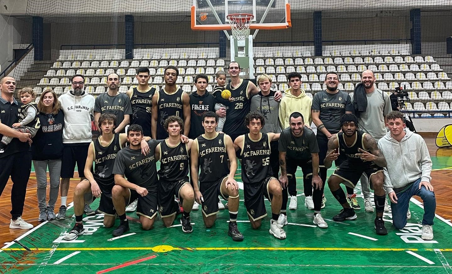 Sul Informação - Equipa sénior de basquetebol do Farense disputa subida de divisão este sábado