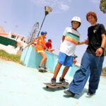 Sul Informação - Associação WallRide ensinou skate às crianças de Castro Marim