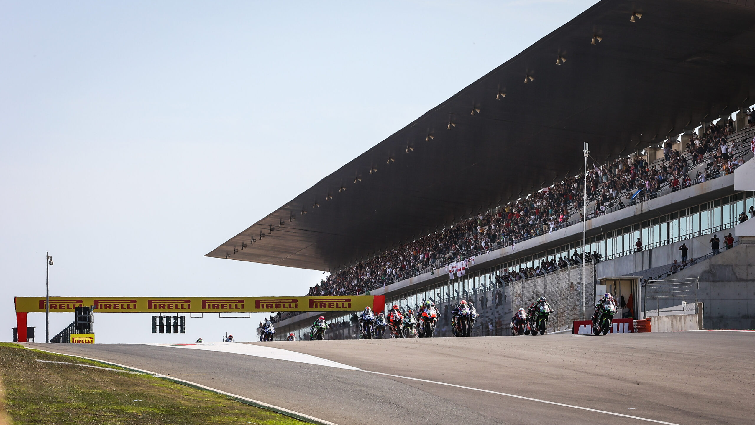 Sul Informação - Menores não pagam para assistir ao Mundial de Superbikes no Autódromo
