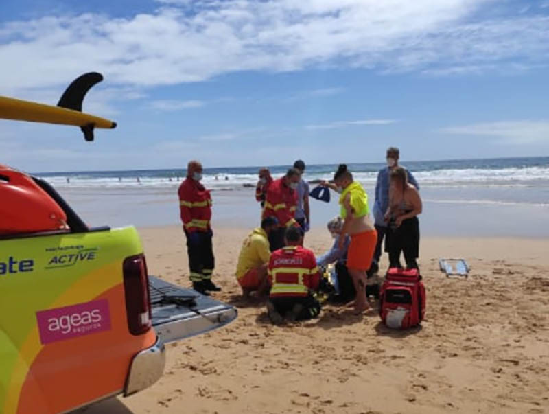 Sul Informação - Surfista alemão ajudado na praia do Tonel