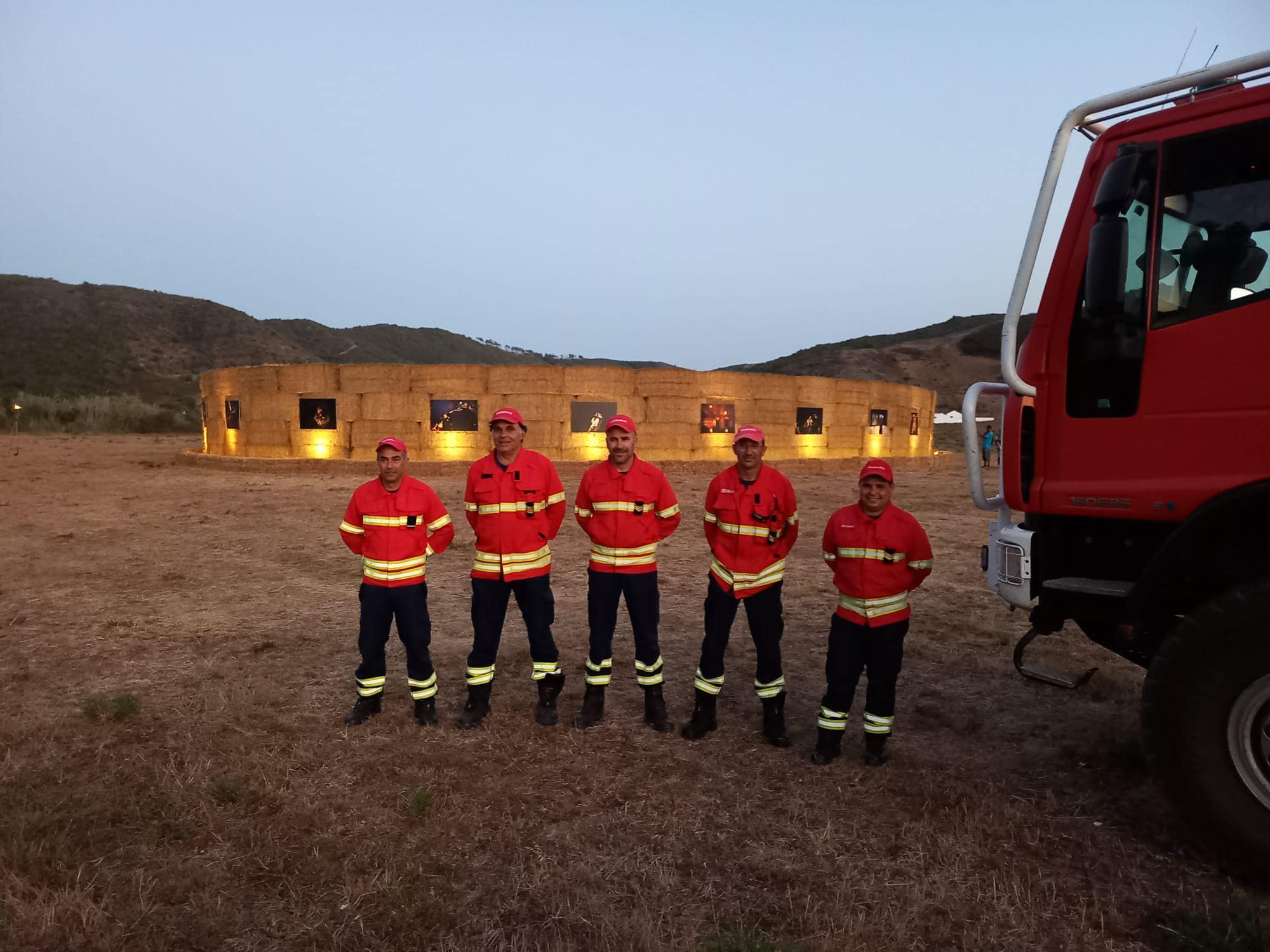 Sul Informação - Teatro de Palha cancela programa até dia 15 por causa do risco de incêndio