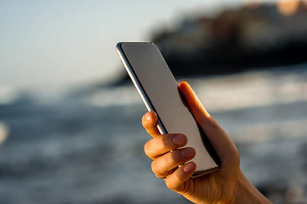 Sul Informação - NOS reforça rede móvel 3G e 4G numa dúzia de praias do Algarve