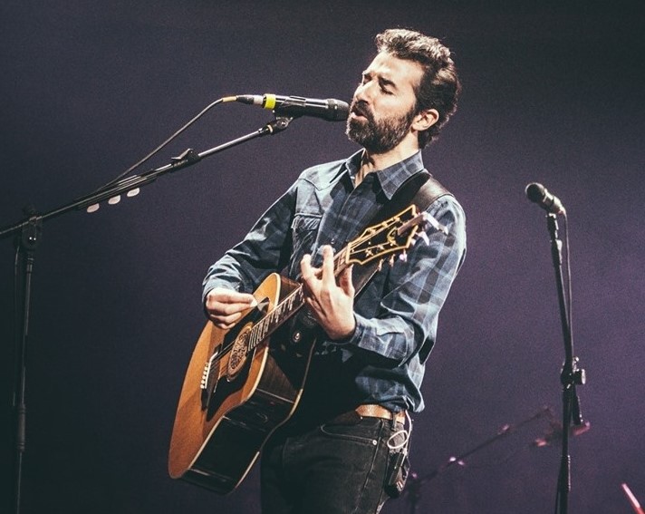 Sul Informação - Concerto de Tiago Bettencourt em Olhão promete ser «memorável»
