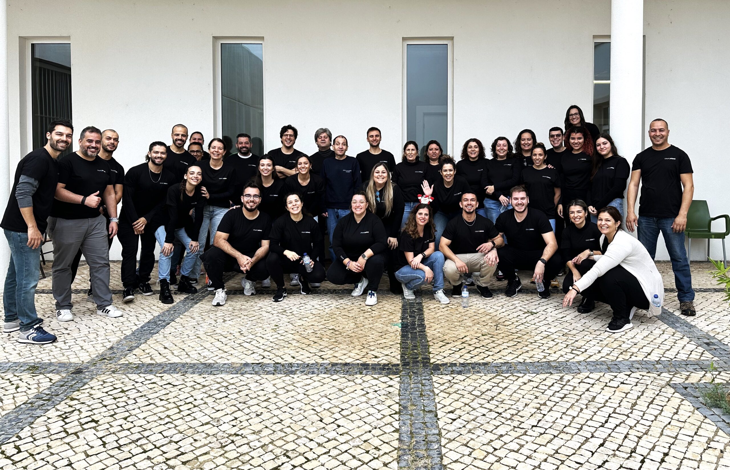 Sul Informação - Grupo Timing juntou 170 utentes da Refood num almoço solidário