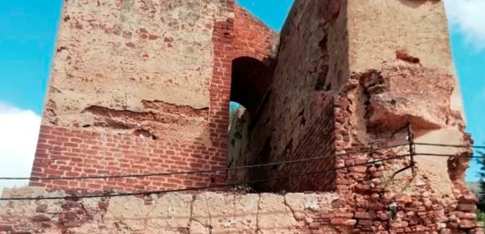 Sul Informação - Já começaram as obras de restauro da Torre 4 e muralha adjacente do Castelo de Silves