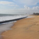 Sul Informação - Tubo de mais de 500 metros deu à costa na Praia do Trafal em Quarteira