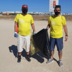 Sul Informação - Arade Azul faz limpeza costeira e recolhe 500 quilos de lixo na Praia da Angrinha