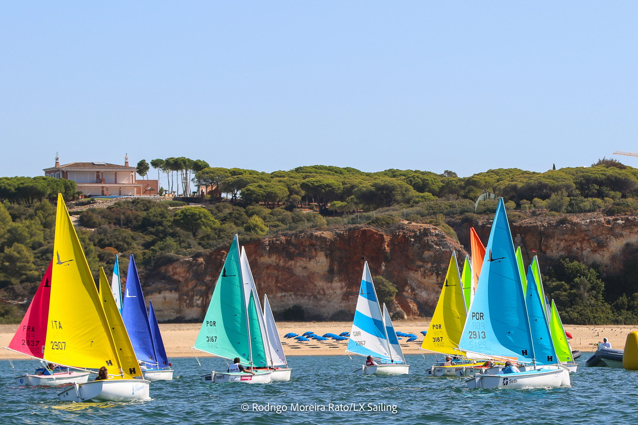 Sul Informação - Maior campeonato do mundo de vela adaptada de sempre disputa-se em Portimão