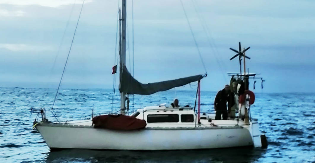 Sul Informação - Polícia Marítima auxilia veleiro em dificuldades após «interação» com orcas ao largo de Sines