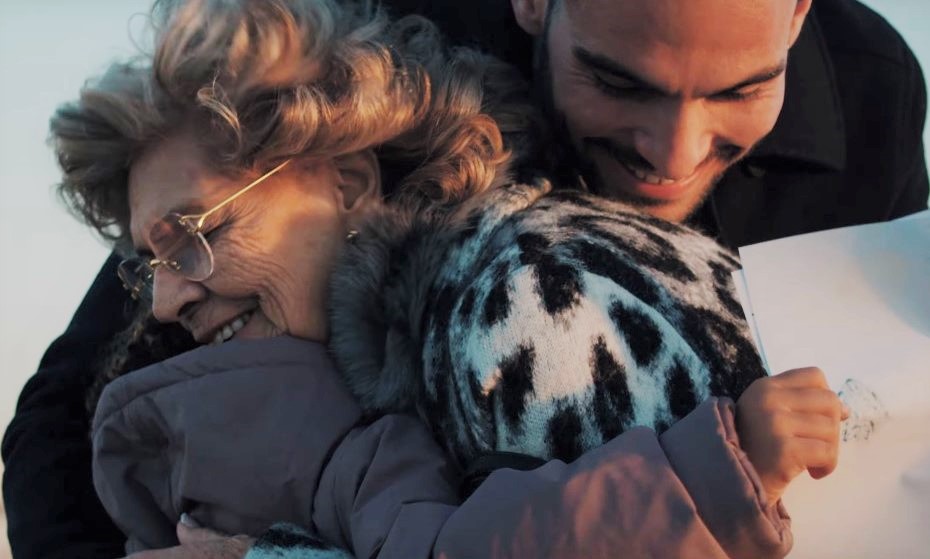 Sul Informação - Faro mostra espírito do Natal em vídeo com banda sonora de Diogo Piçarra