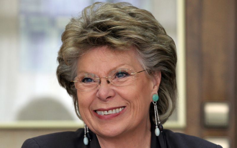 Sul Informação - Comissária europeia Viviane Reding visita hoje a CCDRA e Loja do Cidadão em Faro