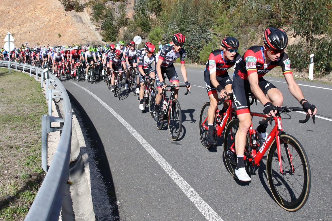 Sul Informação - Kwiatkowski ganha 2ª etapa, mas é Geraint Thomas o novo camisola amarela da Volta ao Algarve