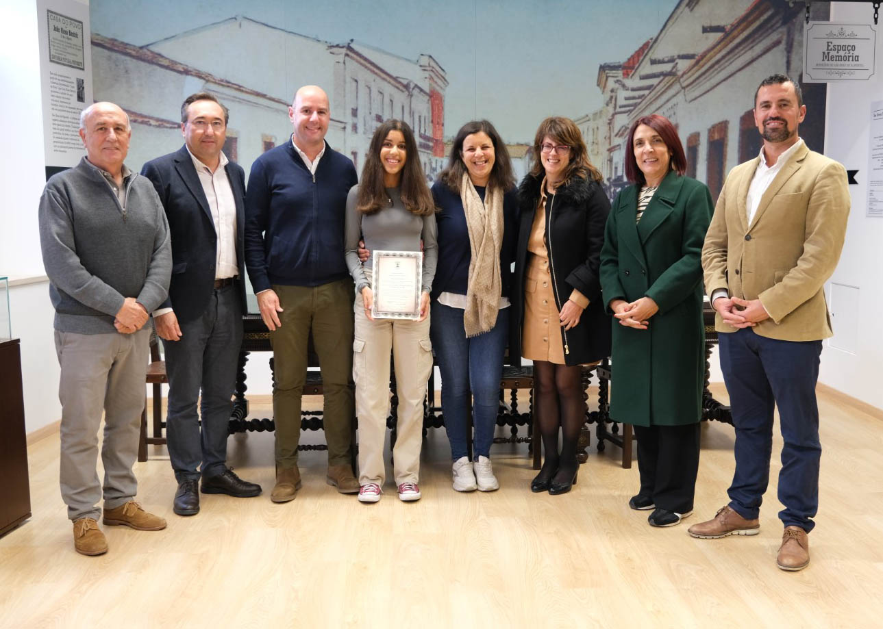 Sul Informação - Município de São Brás de Alportel entrega voto de louvor à jovem atleta Mafalda Marreiros