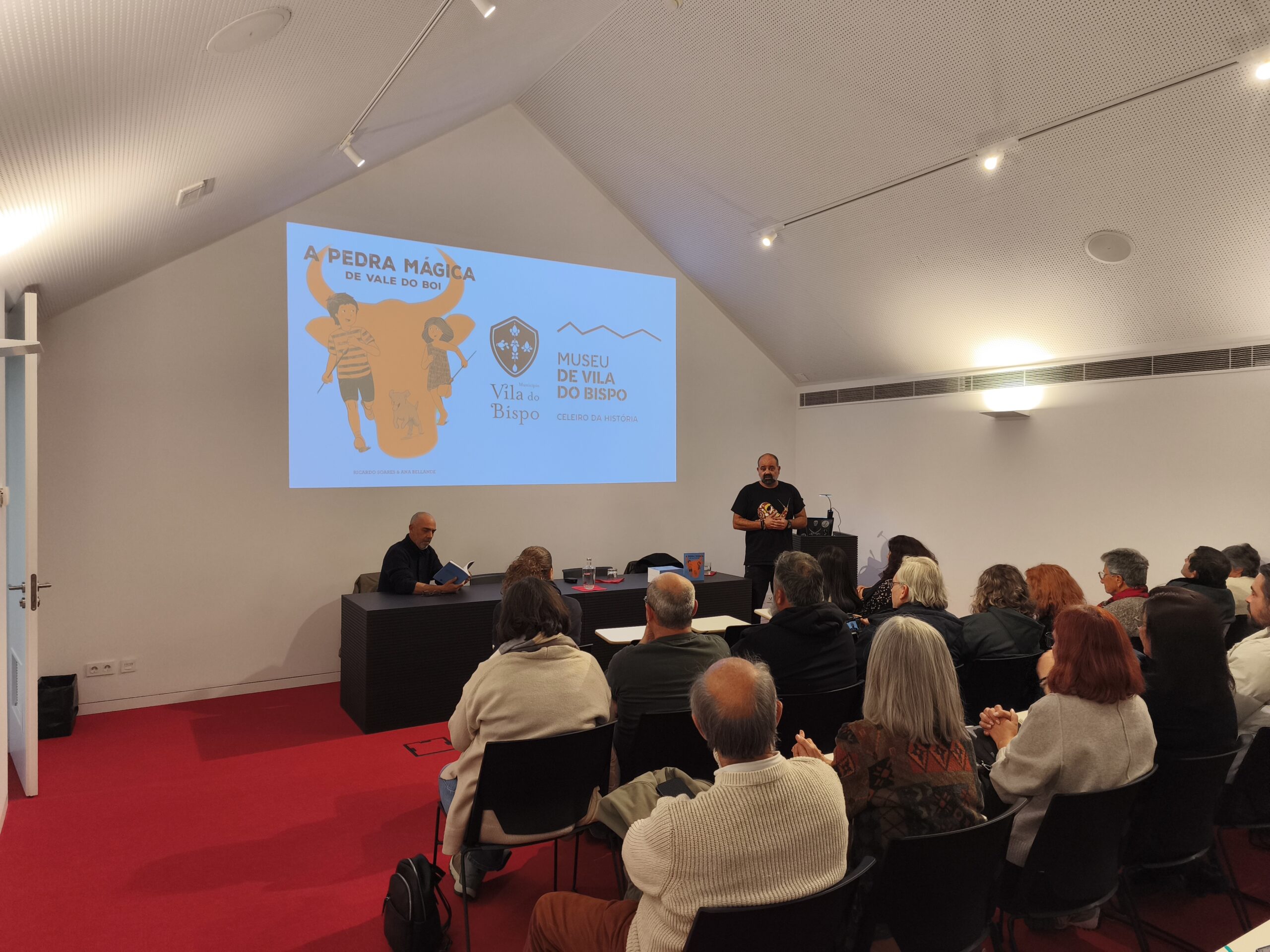 Sul Informação - Livro infantojuvenil “A Pedra Mágica de Vale de Boi” apresentado em Vila do Bispo