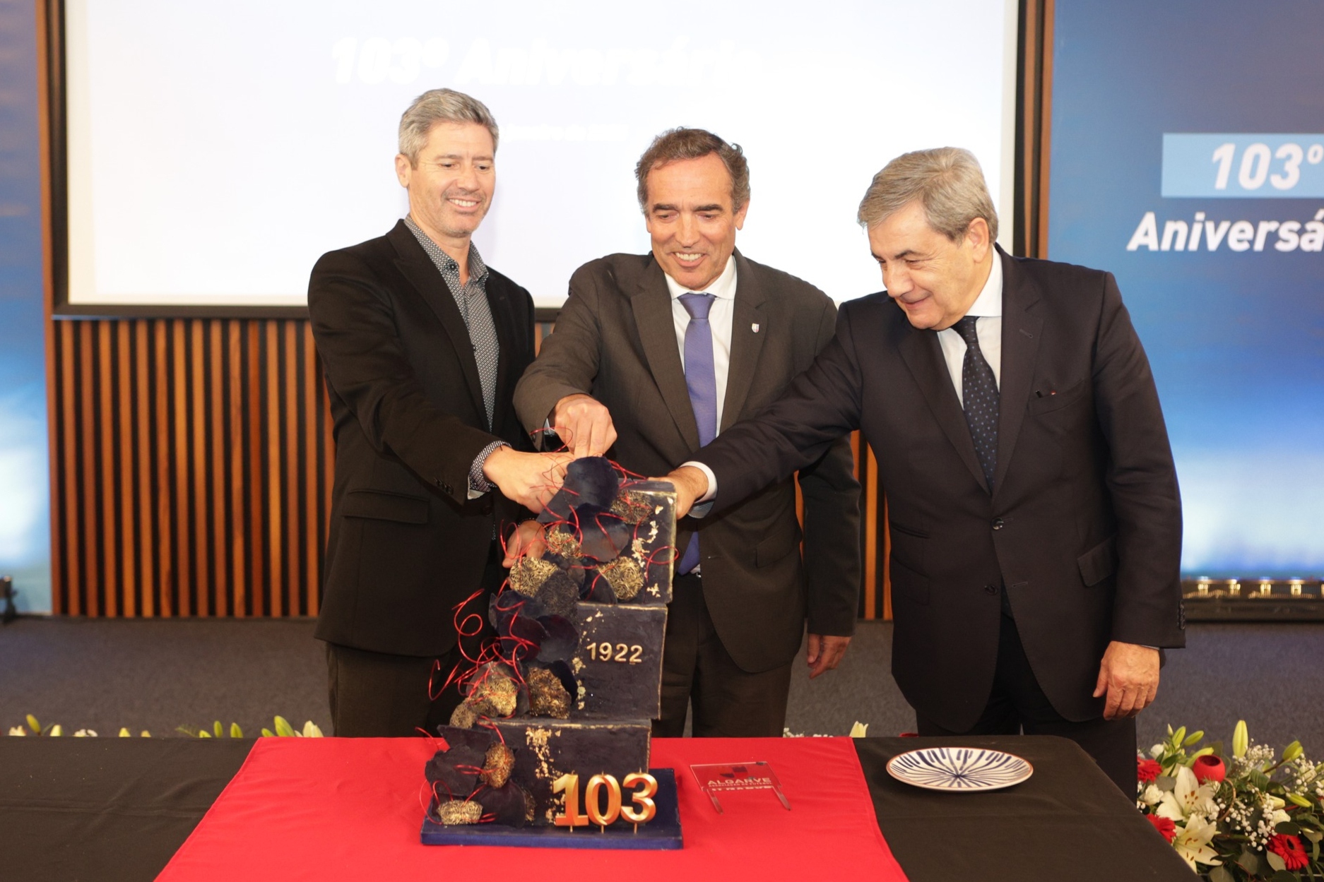 Sul Informação - Associação de Futebol do Algarve entrega mais de 50 distinções no 103º aniversário