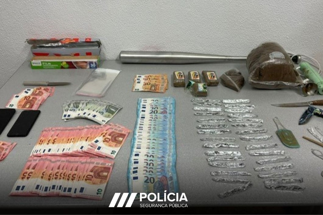 Sul Informação - Detido homem apanhado a vender droga dentro de um carro em Portimão