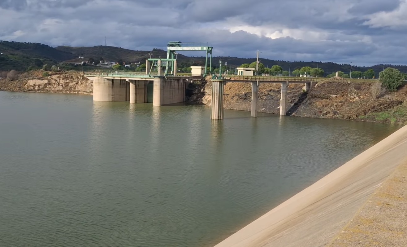 Sul Informação - Barragens do Algarve continuam a encher e já estão quase a metade da capacidade total